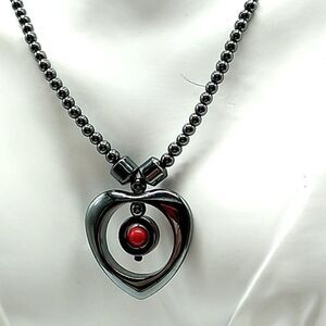 Hematite Beaded Single-Strand Heart Pendant Necklace Barrel Clasp 17"